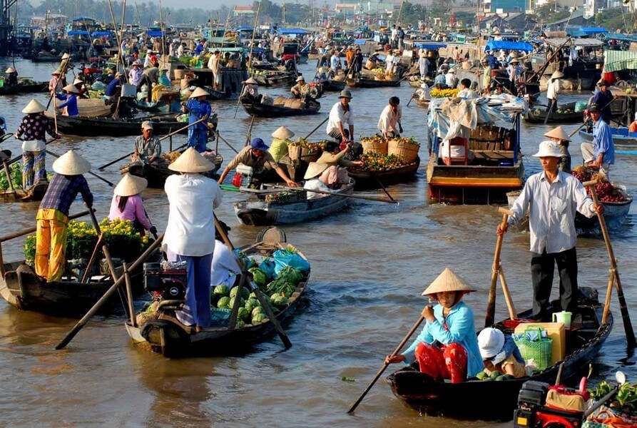 Cai Rang Floating Market, where local farmers gather to trade agricultural products.
