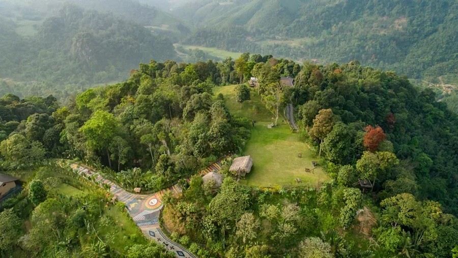 P'apiu Resort, surrounded by over 80,000 trees and plants.
